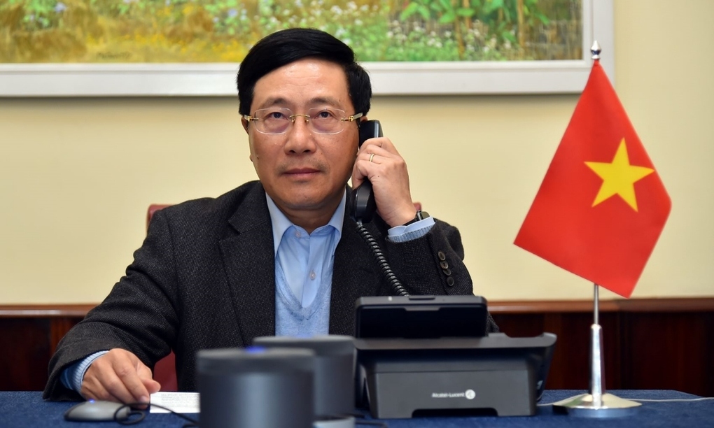 Vietnam, US discuss monetary policy during phone talks